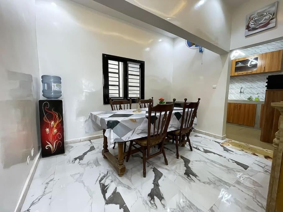 Villa Adja Nafy A Saly Gandigal Экстерьер фото